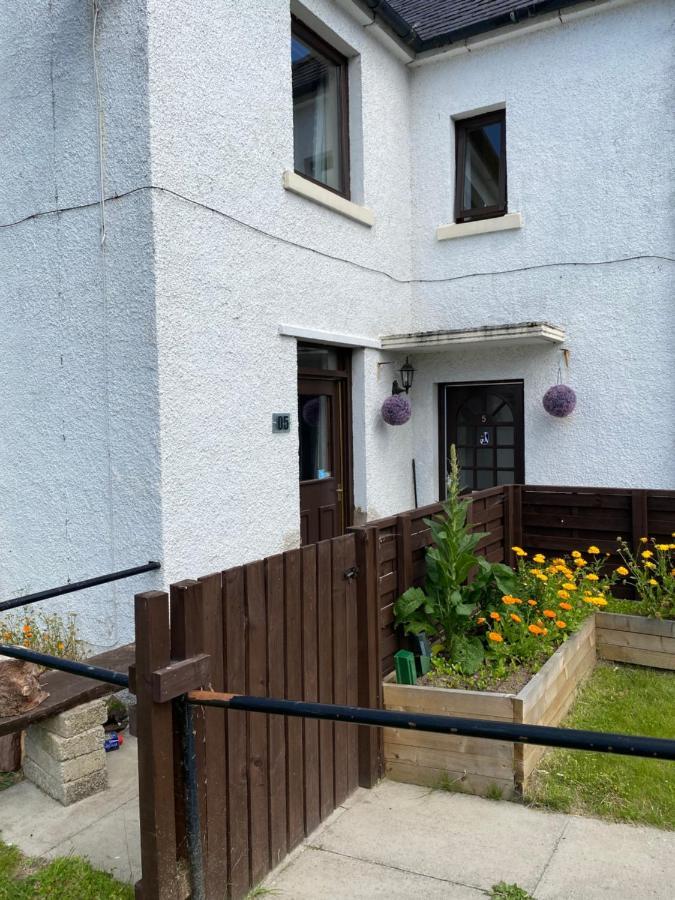 No 5 Newly Refurbished 4 Bedroom House Cononbridge Kültér fotó
