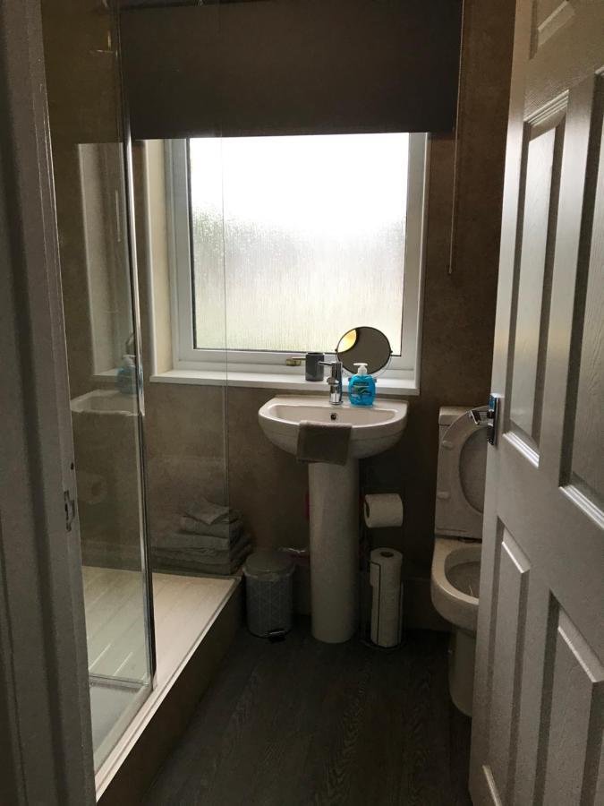 No 5 Newly Refurbished 4 Bedroom House Cononbridge Kültér fotó