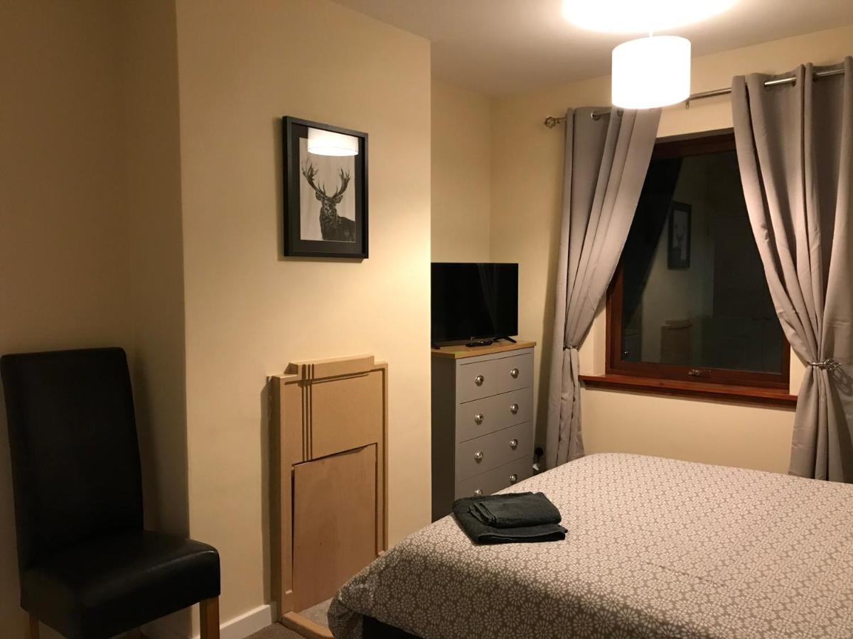 No 5 Newly Refurbished 4 Bedroom House Cononbridge Kültér fotó