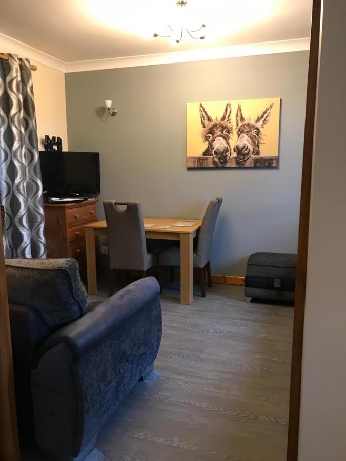 No 5 Newly Refurbished 4 Bedroom House Cononbridge Kültér fotó