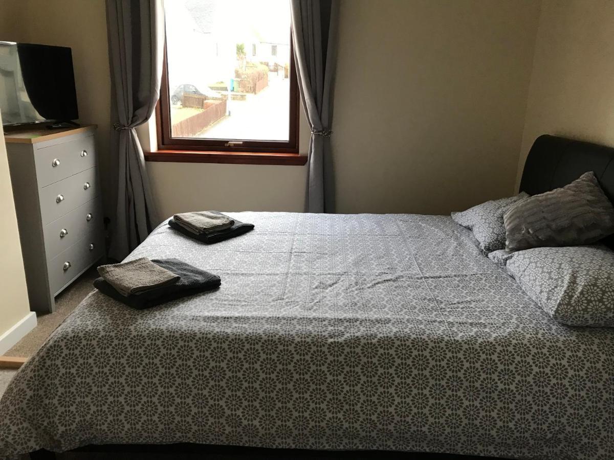No 5 Newly Refurbished 4 Bedroom House Cononbridge Kültér fotó