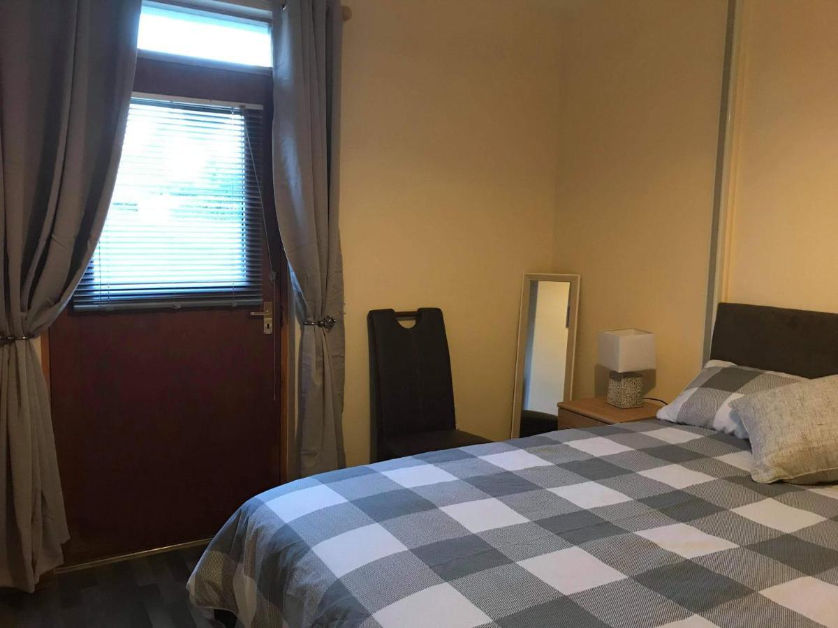 No 5 Newly Refurbished 4 Bedroom House Cononbridge Kültér fotó