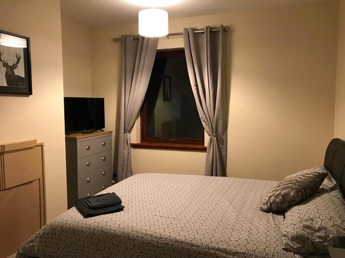 No 5 Newly Refurbished 4 Bedroom House Cononbridge Kültér fotó